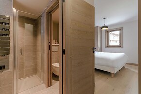 Luxurious 4-room Apartment With Swimming Pool, Gym, spa and Parking