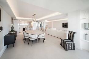 Charming Oasis With Terrace 4 BD/ 8P - Cannes