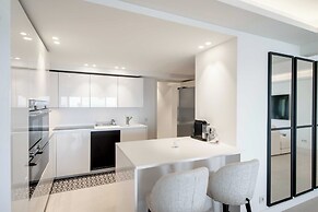 Charming Oasis With Terrace 4 BD/ 8P - Cannes