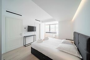 Charming Oasis With Terrace 4 BD/ 8P - Cannes