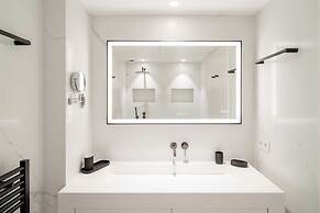 Charming Oasis With Terrace 4 BD/ 8P - Cannes