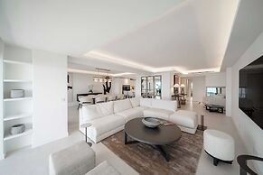 Charming Oasis With Terrace 4 BD/ 8P - Cannes