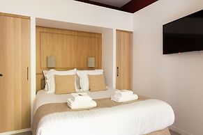 Elegance & Comfort With A/C in the Heart of 11th