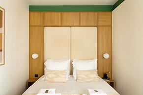 Elegance & Comfort With A/C in the Heart of 11th