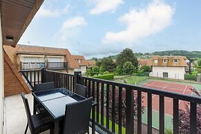 Renovated Apartment Sleeping 6 - Pool and Tennis