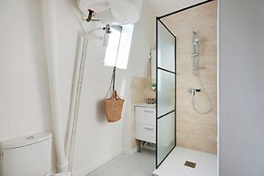 Modern Apartment - 2br/4p - Sacre-coeur