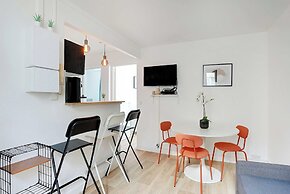 Modern Apartment - 2br/4p - Sacre-coeur