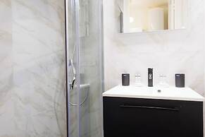 Chic and Refined Apartment