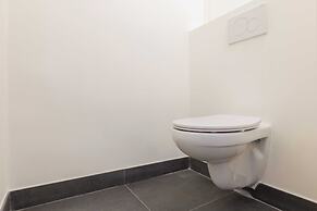 Chic and Refined Apartment