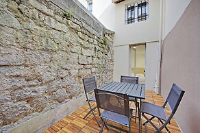 Modern Apartment With Terrace