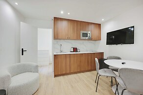 Modern Apartment With Terrace