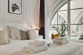 Amazing Historical Parisien Apartment Next TO Louvre Area ! - 1