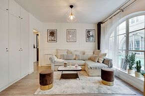 Amazing Historical Parisien Apartment Next TO Louvre Area ! - 1