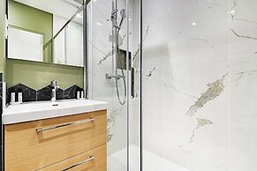 Refreshing 2bd/6p Apartment - 18th ard