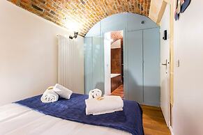 Bright Triplex - 4br/10p - Moulin Rouge