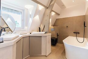 Haven of Peace With Heated Pool and Garden