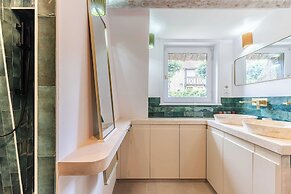 Haven of Peace With Heated Pool and Garden