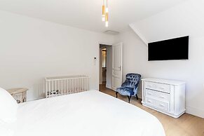 Haven of Peace With Heated Pool and Garden