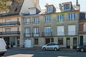 Beautiful Equipped Apartment in Downtown Deauville 4p/1br