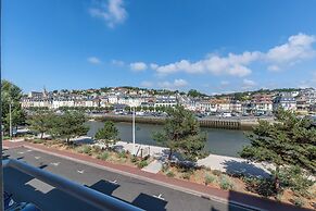 Beautiful Equipped Apartment in Downtown Deauville 4p/1br
