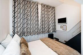 Marais Lovely Studio D