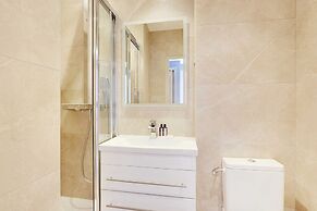 Modern Apartment With Balcony - 2br/6p- Roquette