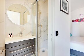 Modern Apartment With Balcony - 2br/6p- Roquette