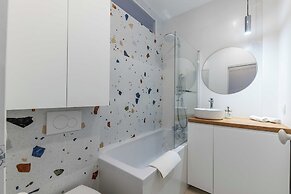 Apartment 4 People w/ Balcony 500m From the Beach