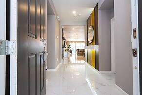 Stunning 15 Suites Close to Disney