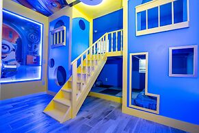 Stunning 15 Suites Close to Disney