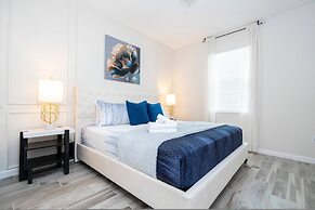 Stunning 15 Suites Close to Disney