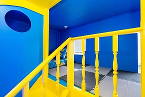 Stunning 15 Suites Close to Disney