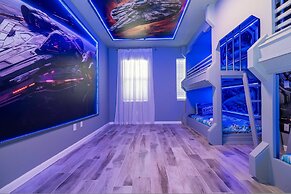 Stunning 15 Suites Close to Disney