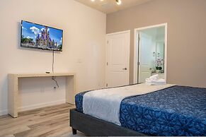 Stunning 15 Suites Close to Disney