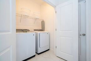 Stunning 15 Suites Close to Disney