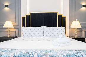 Stunning 15 Suites Close to Disney