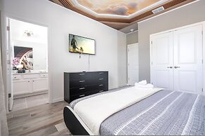 Stunning 15 Suites Close to Disney