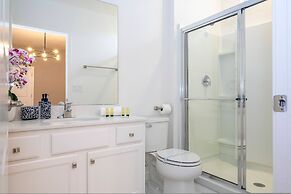 Stunning 15 Suites Close to Disney