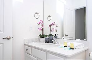 Stunning 15 Suites Close to Disney