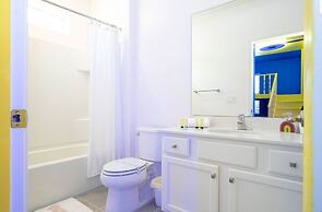 Stunning 15 Suites Close to Disney