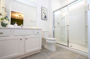 Stunning 15 Suites Close to Disney