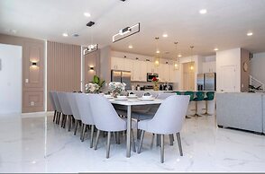 Stunning 15 Suites Close to Disney