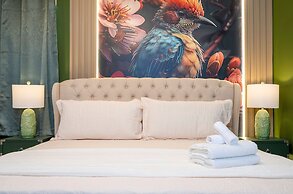 Stunning 15 Suites Close to Disney