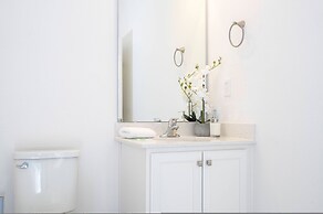 Stunning 15 Suites Close to Disney