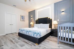 Stunning 15 Suites Close to Disney