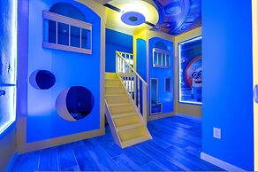 Stunning 15 Suites Close to Disney