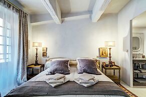 Studio Authentic Charm - In the Heart of Cannes