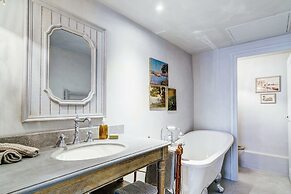 Studio Authentic Charm - In the Heart of Cannes