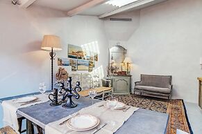 Studio Authentic Charm - In the Heart of Cannes