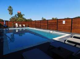 Hotel 10 Extended Stay